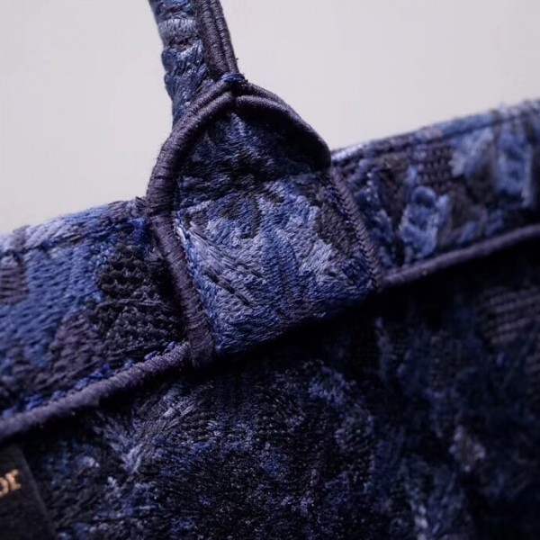 2978721-2978721-0-0-0-0-0-0_2