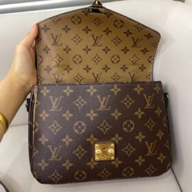 Louis Vuitton Pochette Metis M44876 photo review
