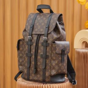 Louis Vuitton Christopher PM M43735 photo review