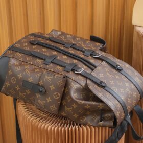 Louis Vuitton Christopher PM M43735 photo review